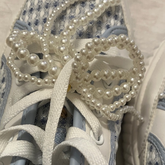 Dream Pairs Blue and White Women's Sneakers - Picture 5 of 9